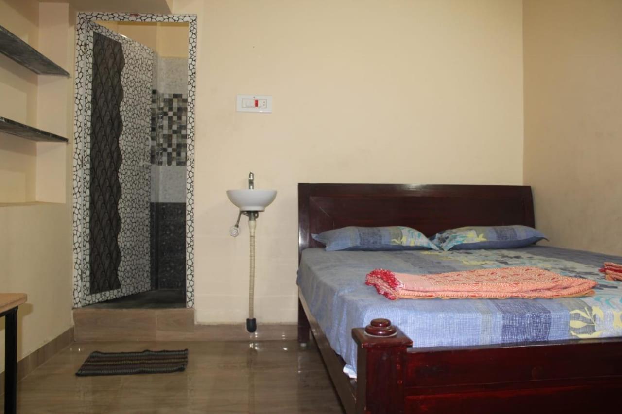Tiruvannāmalai Selvalakshmi Restaurant And Lodge מראה חיצוני תמונה